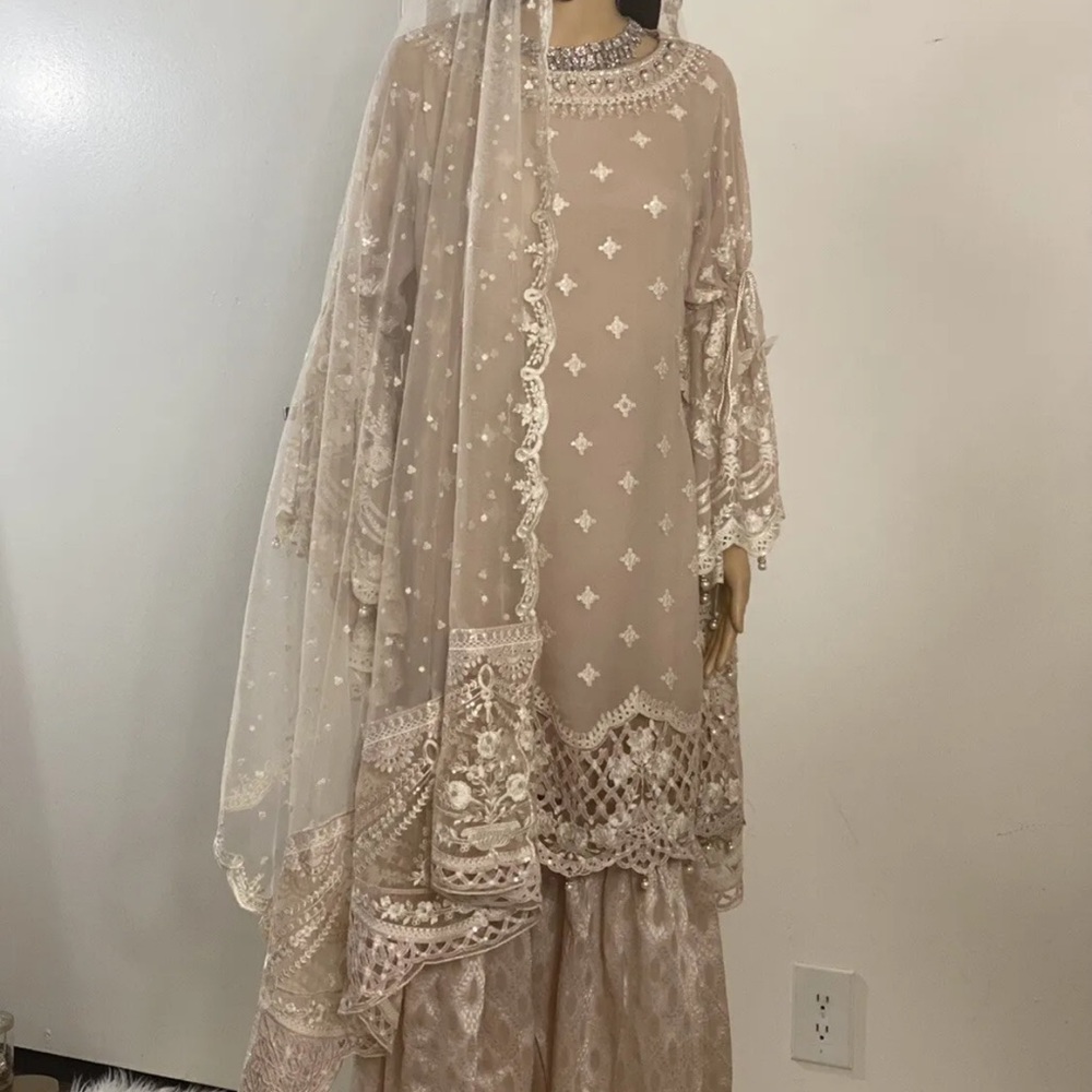 Pakistani light pink salwar kameez